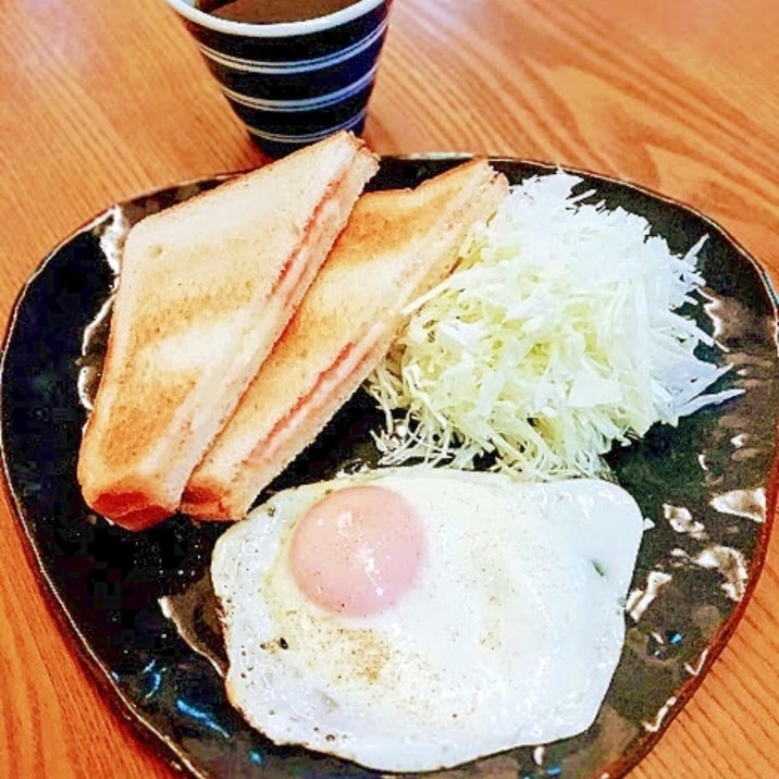 簡単朝ご飯、6枚切りでチーズホットサンド♪